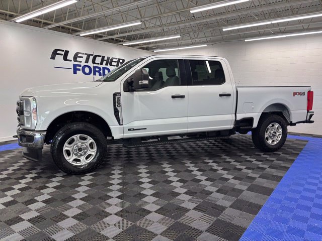 Used 2025 Ford F250 XLT w/ FX4 Off-Road Package AWD/4WD image 3
