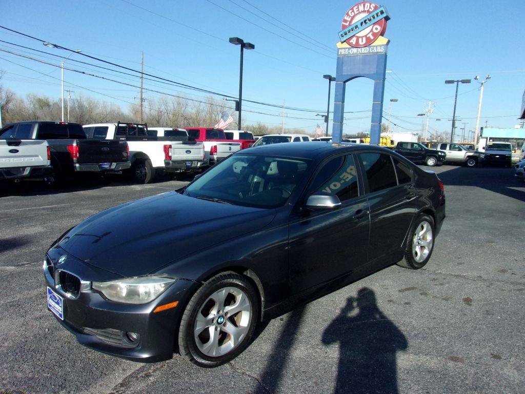 Used 2013 BMW 320i Sedan RWD image 1