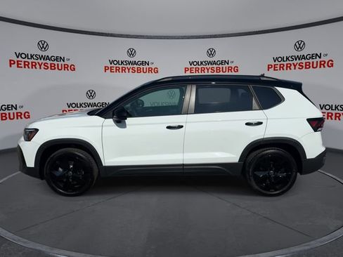 New 2026 Volkswagen Taos SE FWD image 5