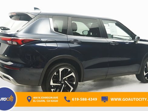 Used 2024 Mitsubishi Outlander SE Black Edition AWD/4WD image 6