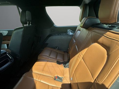 Used 2019 Lincoln Navigator Reserve AWD/4WD image 10