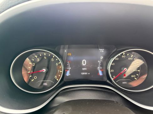 Used 2018 Jeep Compass Latitude w/ Popular Equipment Group FWD image 24