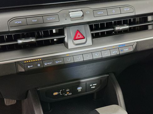 Used 2025 Kia K4 FWD image 23