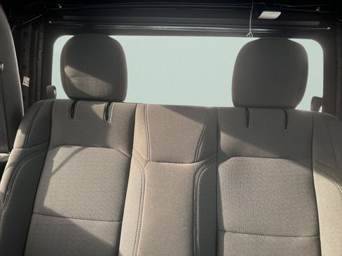 Used 2022 Jeep Wrangler Sport S image 32