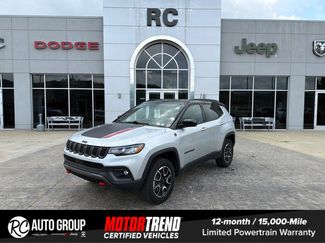 Used 2025 Jeep Compass Trailhawk AWD/4WD video 1
