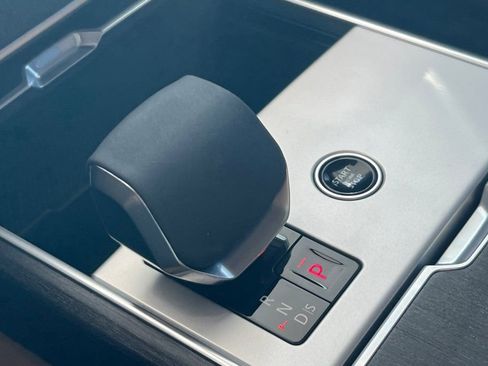 Used 2024 Land Rover Range Rover Autobiography image 15