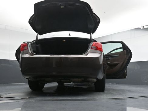 Used 2015 Chevrolet Impala LT w/ Convenience Package image 45