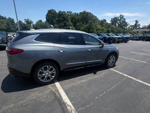 Used 2018 Buick Enclave Avenir w/ Avenir Technology Package AWD/4WD image 3
