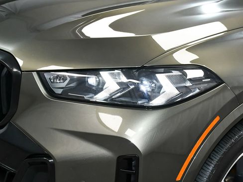 Used 2024 BMW X5 xDrive40i w/ M Sport Package AWD/4WD image 82