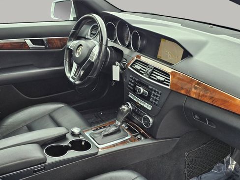 Used 2012 Mercedes-Benz C 300 4MATIC Sedan image 24
