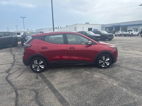 Used 2023 Chevrolet Bolt EUV LT w/ Convenience Package FWD image 8