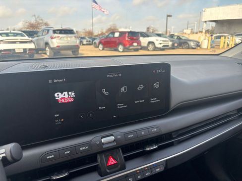 Used 2025 Kia K4 LXS image 20