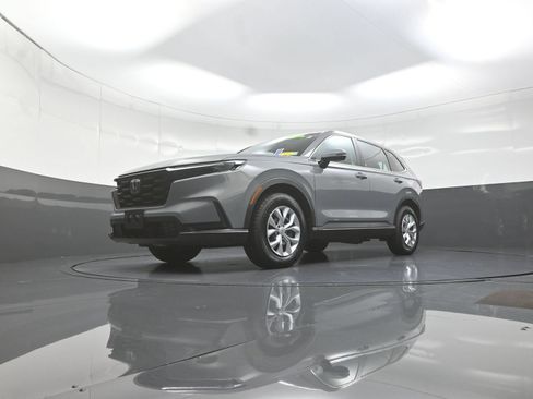 Used 2024 Honda CR-V LX image 11
