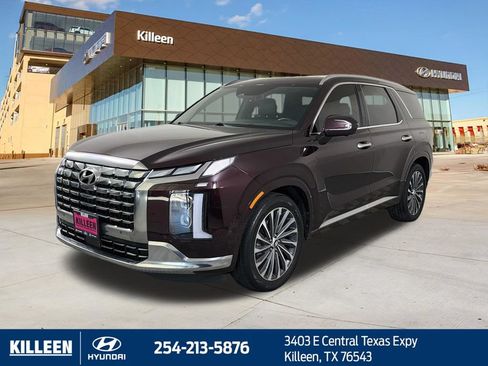 Used 2024 Hyundai Palisade Calligraphy FWD image 3