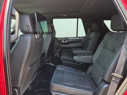 Used 2021 Chevrolet Tahoe RST w/ Luxury Package AWD/4WD image 11
