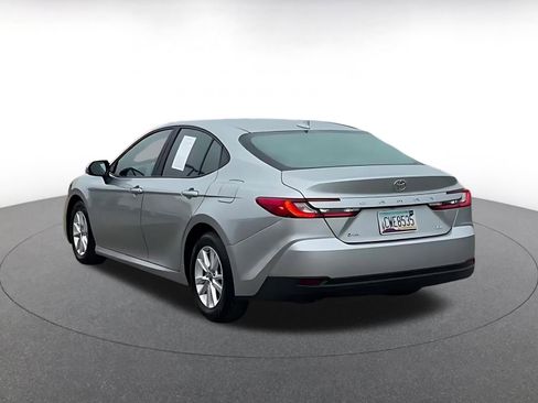 Used 2025 Toyota Camry LE image 11