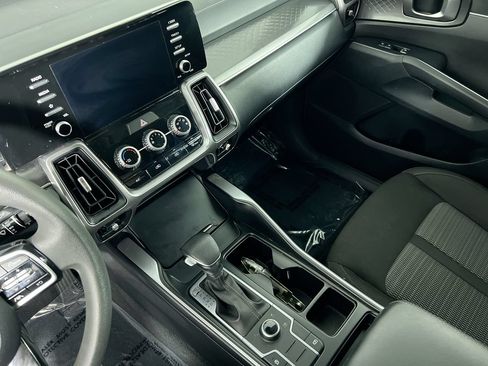 Certified 2023 Kia Sorento LX AWD/4WD image 18