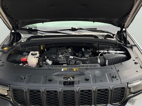 Used 2022 Jeep Grand Cherokee L Laredo AWD/4WD image 77
