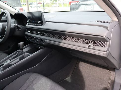 Certified 2023 Honda Accord EX image 9