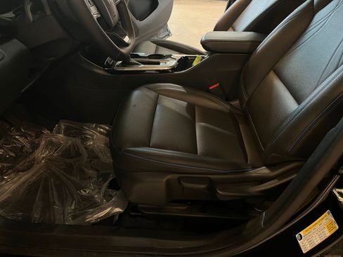 Used 2025 Buick Envista Sport Touring image 25