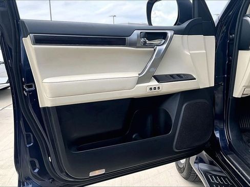 Used 2022 Lexus GX 460 460 w/ Accessory Package image 24