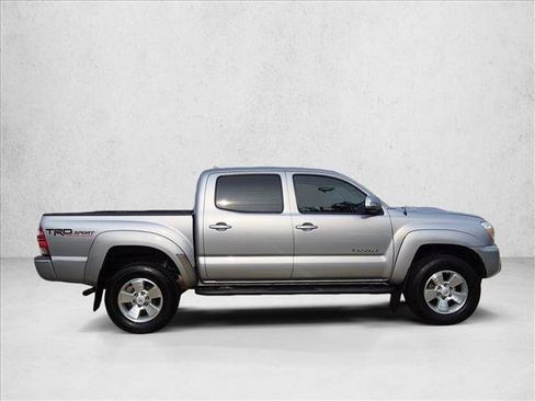 Used 2015 Toyota Tacoma PreRunner w/ TRD Sport Package RWD image 3