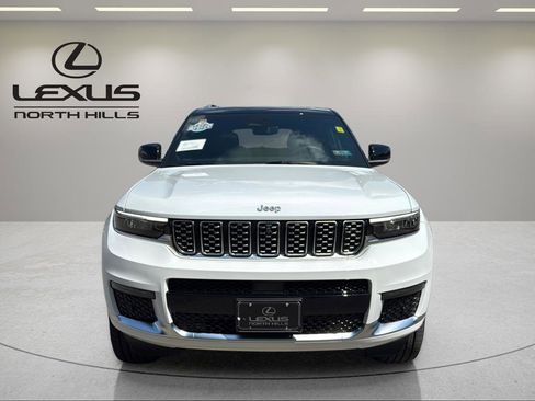 Used 2023 Jeep Grand Cherokee L Summit AWD/4WD image 2