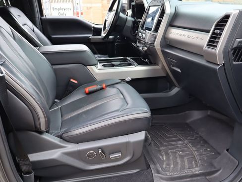Used 2022 Ford F250 Platinum w/ FX4 Off-Road Package AWD/4WD image 16