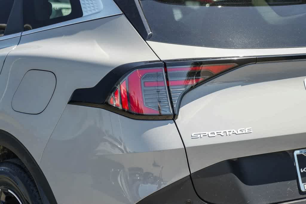Used 2026 Kia Sportage EX FWD image 7