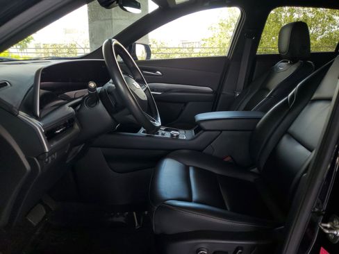 Used 2025 Cadillac XT4 Premium Luxury FWD image 18