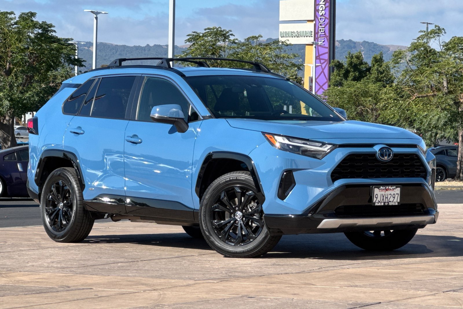 Certified 2024 Toyota RAV4 SE AWD/4WD image 2