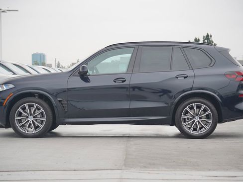 Used 2026 BMW X5 xDrive40i w/ M Sport Package image 4