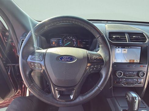 Used 2018 Ford Explorer XLT w/ Equipment Group 202A image 13