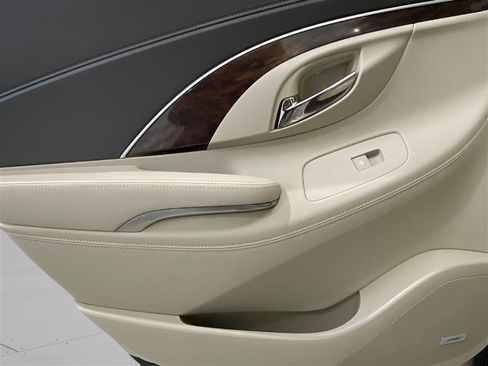 Used 2014 Buick LaCrosse Premium image 11