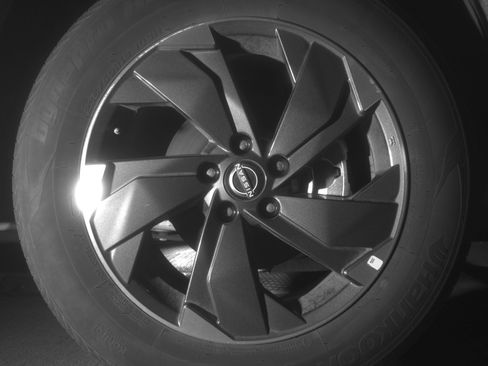 Used 2025 Nissan Rogue SV image 13