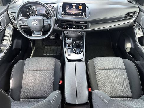 Certified 2025 Nissan Rogue SV FWD image 18