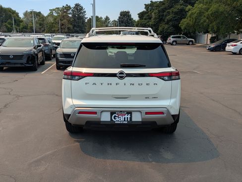 Used 2023 Nissan Pathfinder SL AWD/4WD image 7