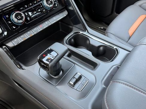 New 2026 GMC Sierra 1500 AT4 w/ AT4 Premium Package AWD/4WD image 17