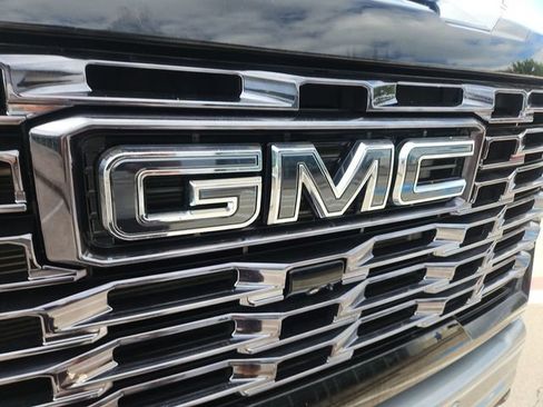 Used 2025 GMC Sierra 3500 Denali Ultimate AWD/4WD image 28