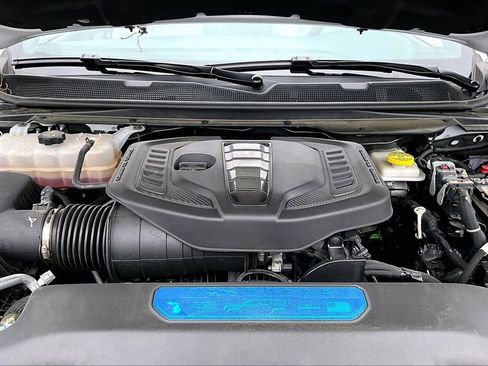Used 2025 Jeep Wagoneer 4WD image 13