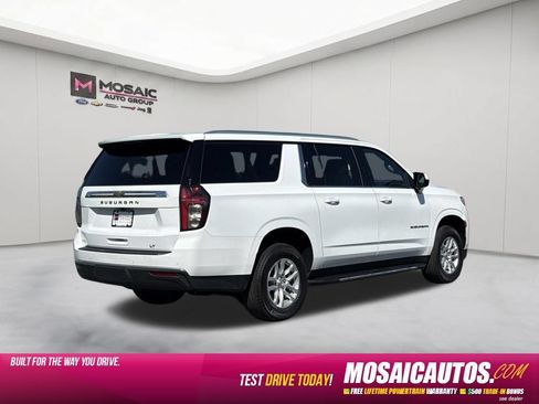 Used 2024 Chevrolet Suburban LT AWD/4WD image 7