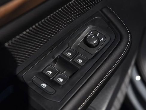 New 2026 Volkswagen Atlas SE image 8