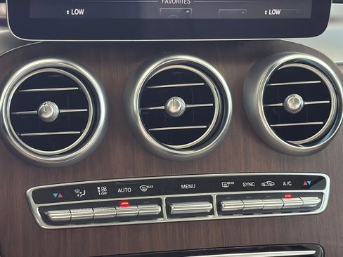 Certified 2022 Mercedes-Benz GLC 300 image 36