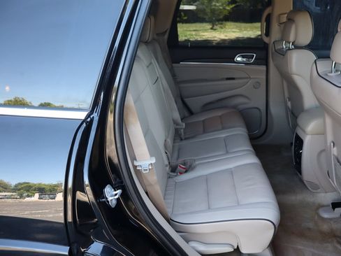 Used 2018 Jeep Grand Cherokee Overland AWD/4WD image 21