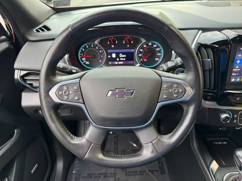 Used 2022 Chevrolet Traverse RS AWD/4WD image 23