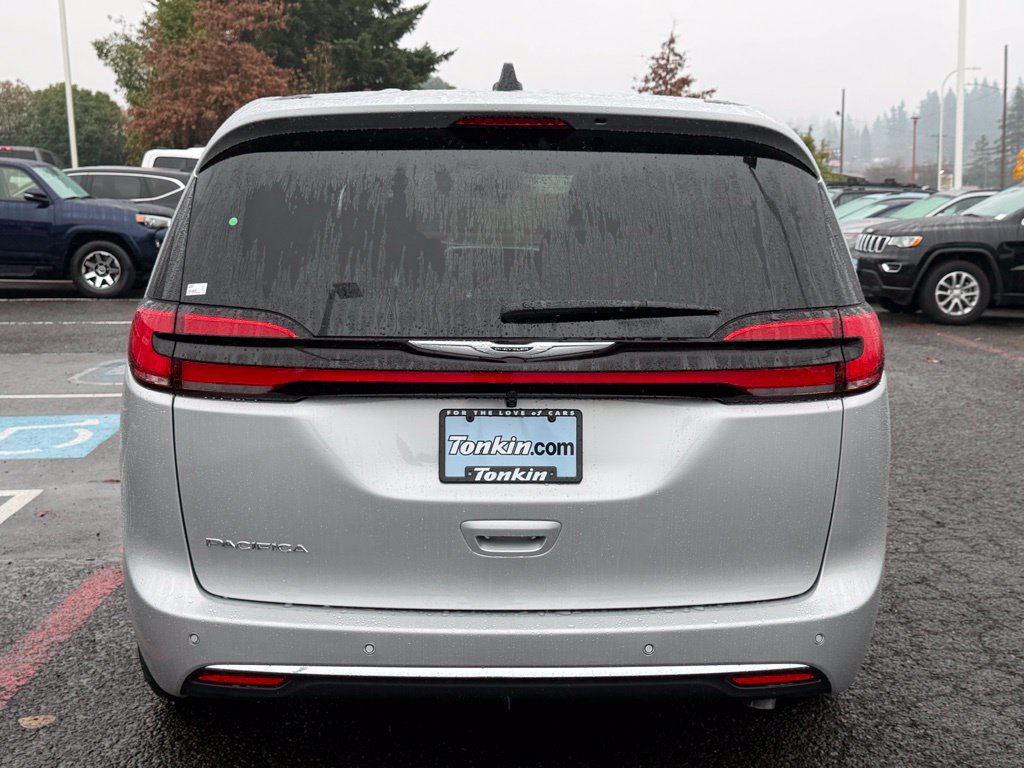 New 2026 Chrysler Pacifica Select FWD image 7