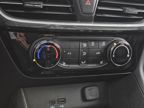 Used 2024 Buick Encore GX Sport Touring w/ Comfort Package image 23