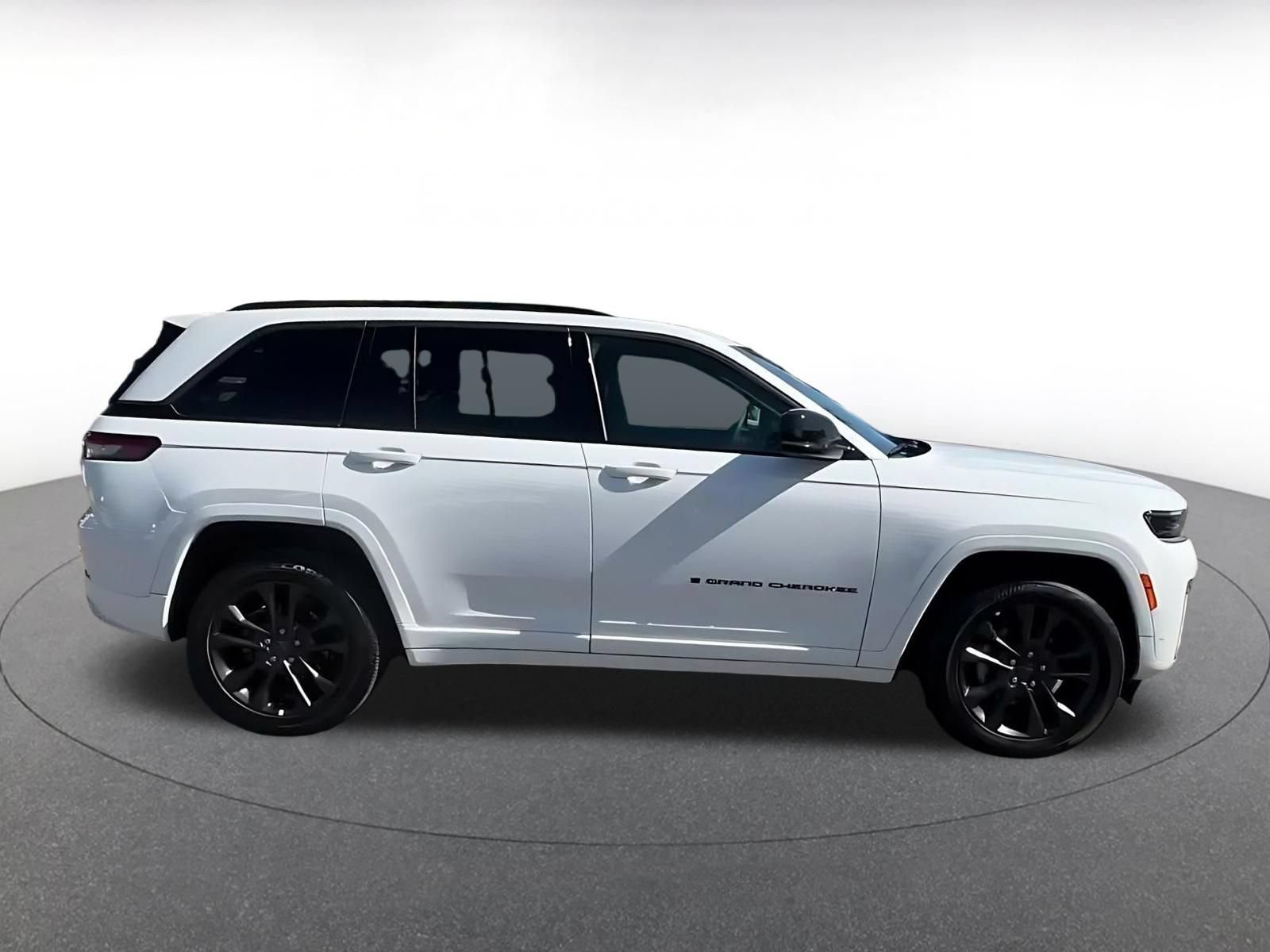 Used 2026 Jeep Grand Cherokee Limited AWD/4WD image 15