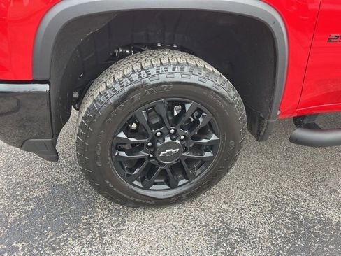 Used 2025 Chevrolet Silverado 2500 Custom w/ Custom Value Package image 10