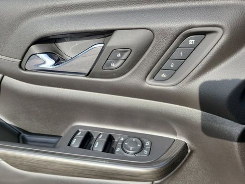 Used 2023 GMC Acadia SLT w/ Preferred Package image 29